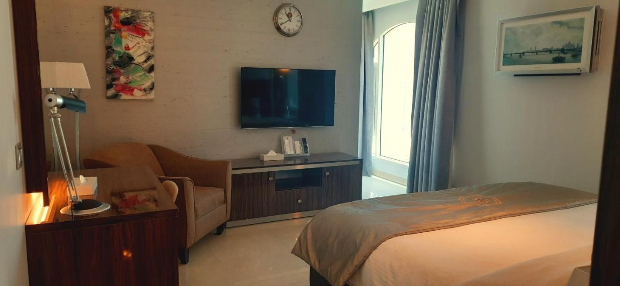 알 술탄 비치 리조트 알코르 외부 사진 A bedroom at the hotel