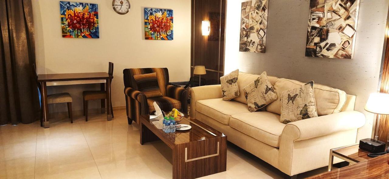 알 술탄 비치 리조트 알코르 외부 사진 A living room