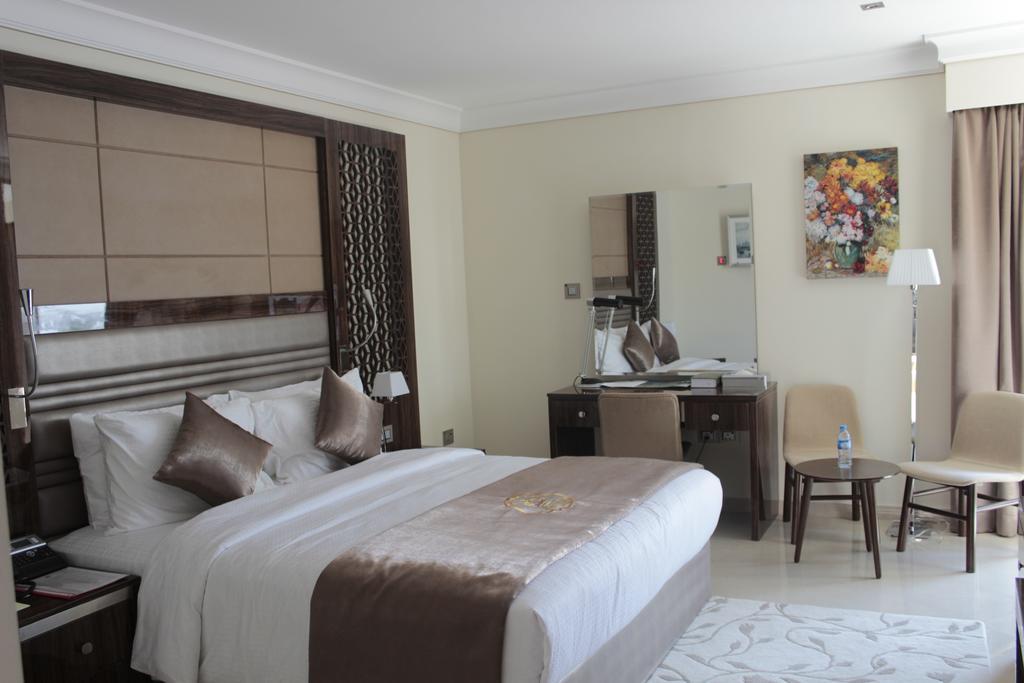 알 술탄 비치 리조트 알코르 외부 사진 A bedroom at the hotel