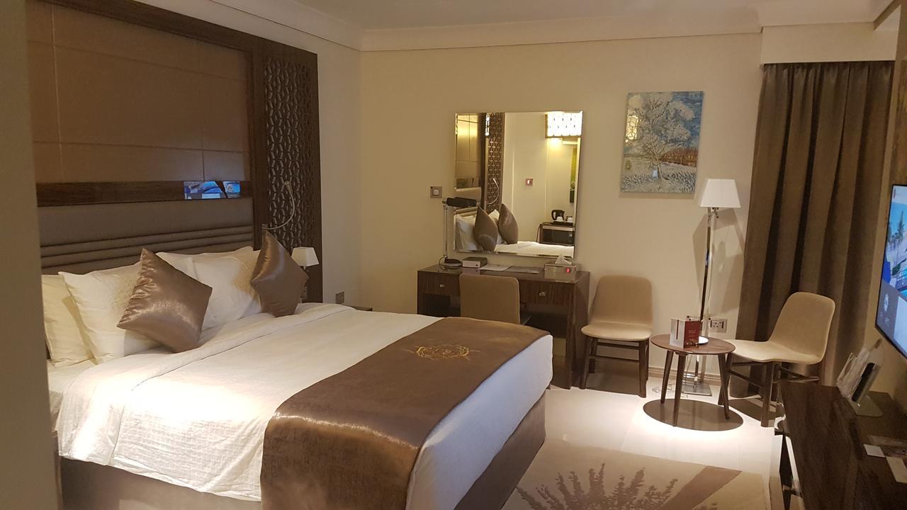 알 술탄 비치 리조트 알코르 외부 사진 A room at the hotel